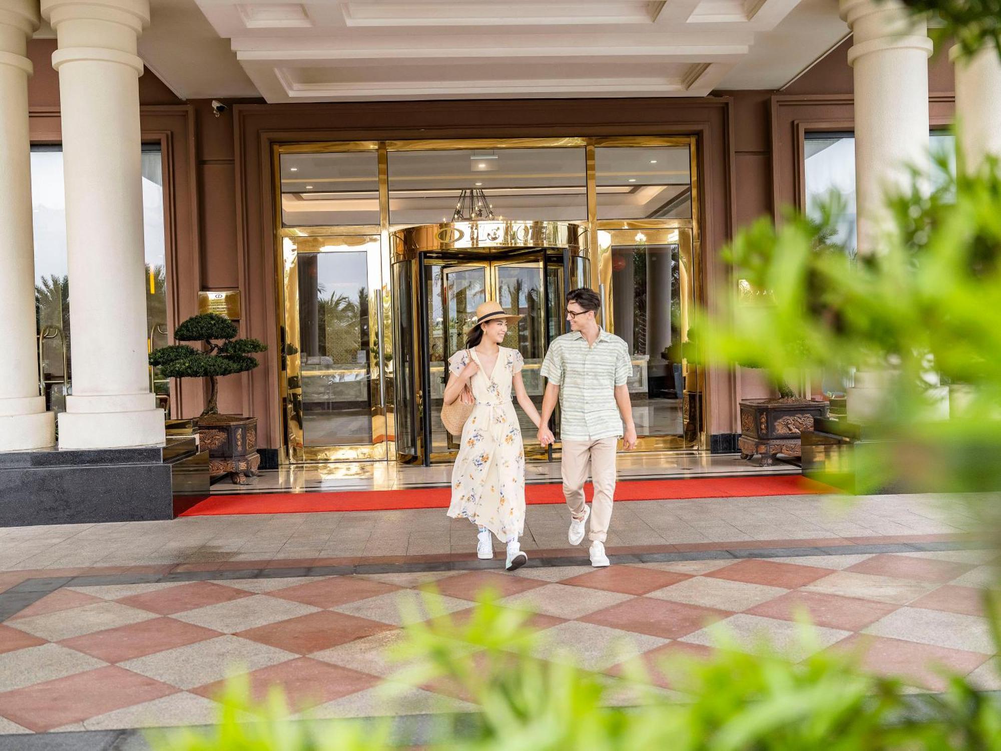 Dlg Hotel Danang Экстерьер фото Entrance of the hotel