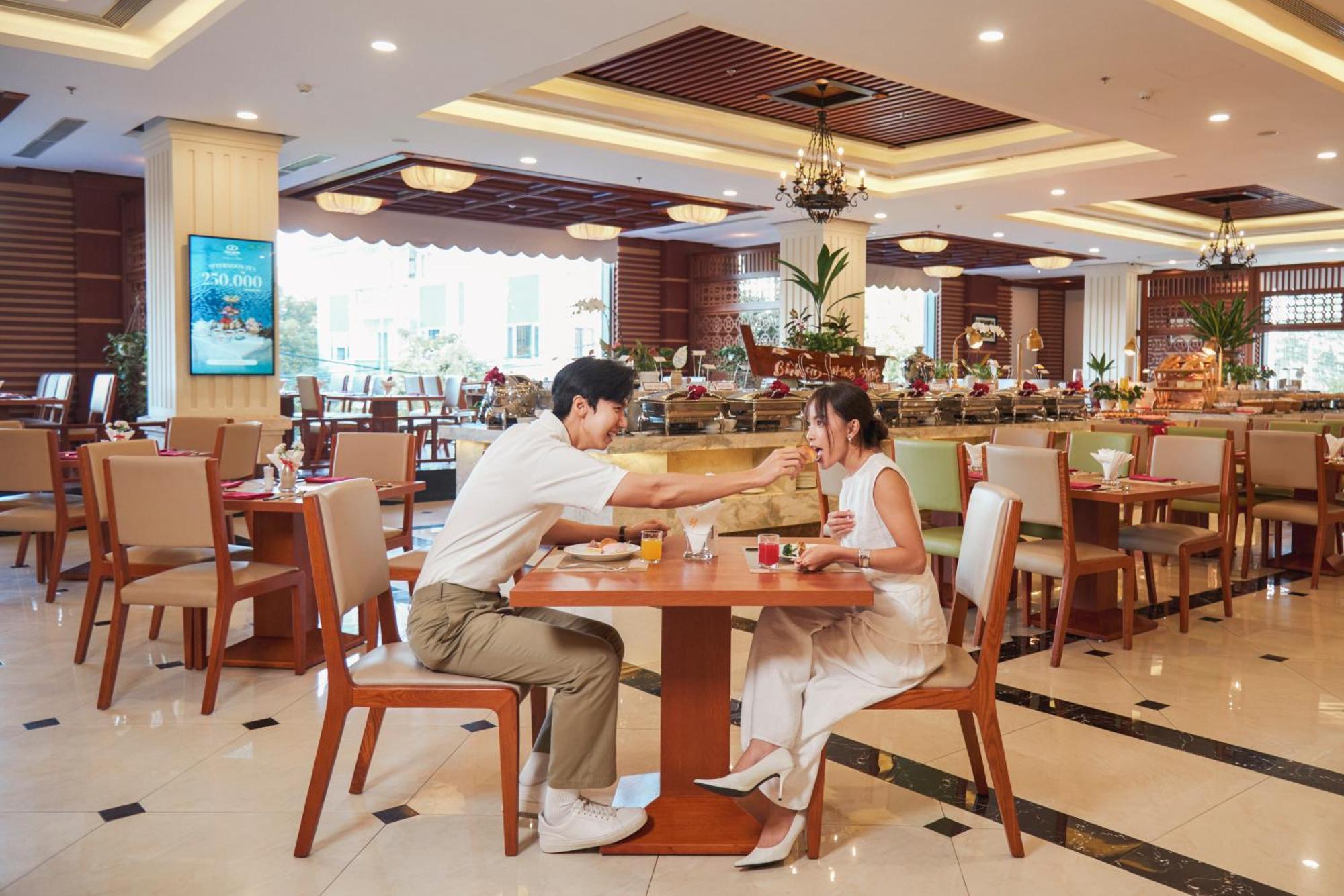 Dlg Hotel Danang Экстерьер фото The restaurant