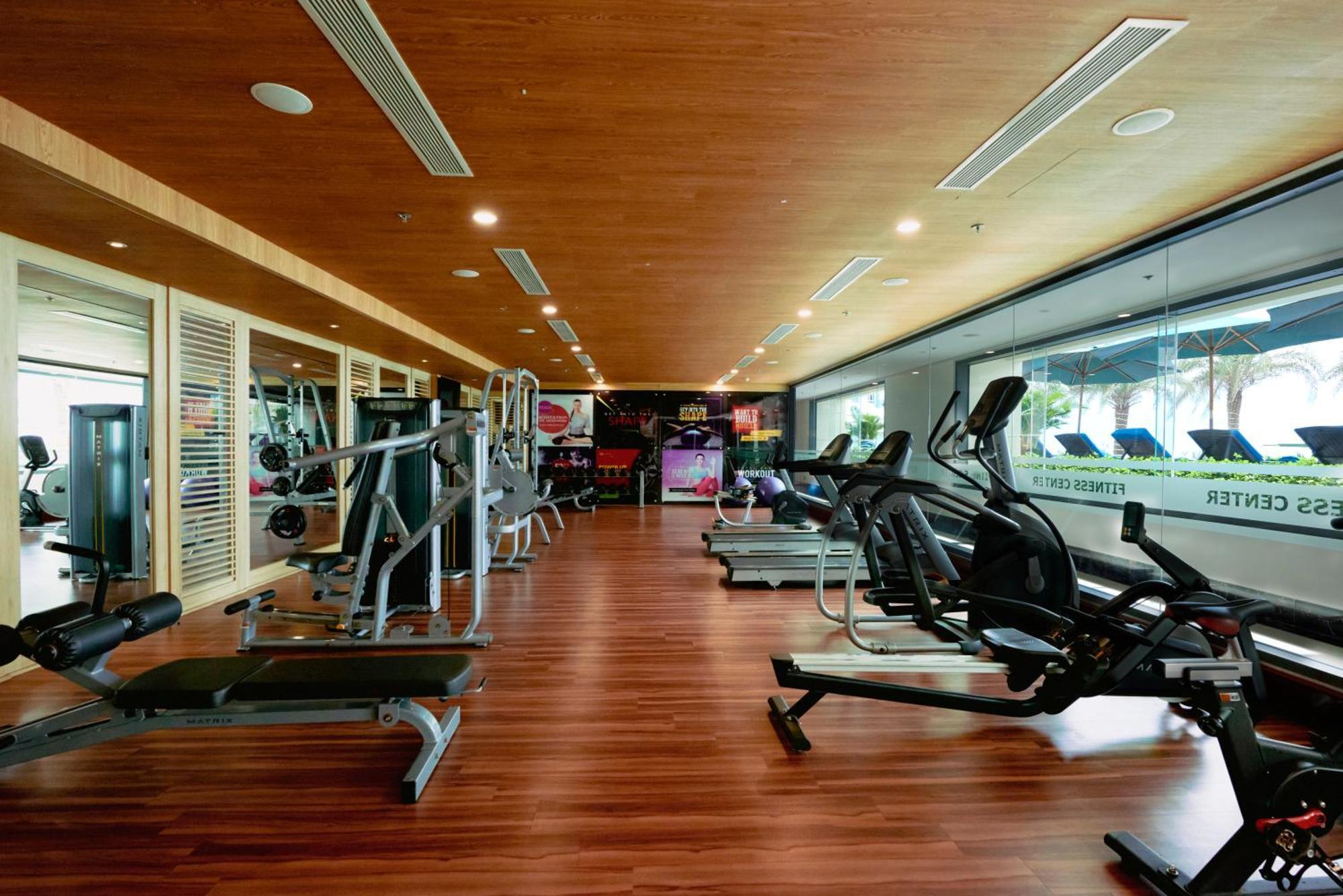 Dlg Hotel Danang Экстерьер фото The gym at the hotel
